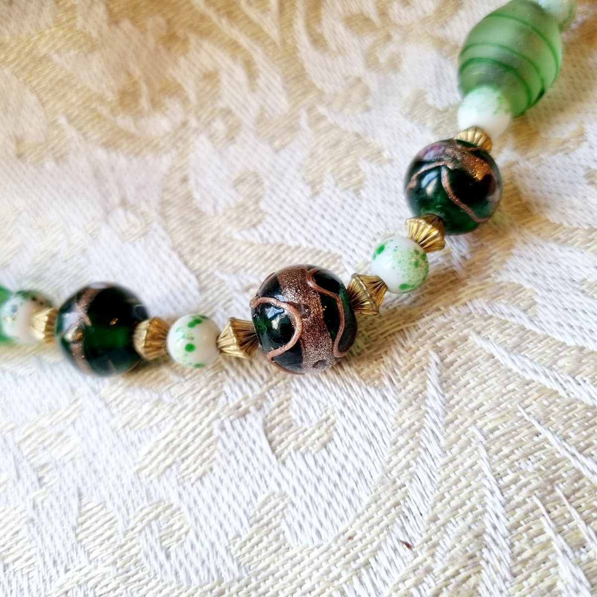 Collier Vintage En Verre De Murano - Tons Vert Et Noir Avec Or - Longueur ~47 Cm - Occasion