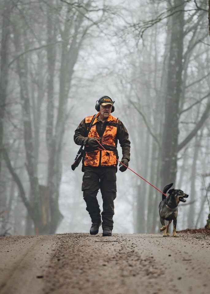 Men's (XL) Pinewood Furudal Hunter Pro Camo Vest Premium Forest Gilet - Image 2 of 4