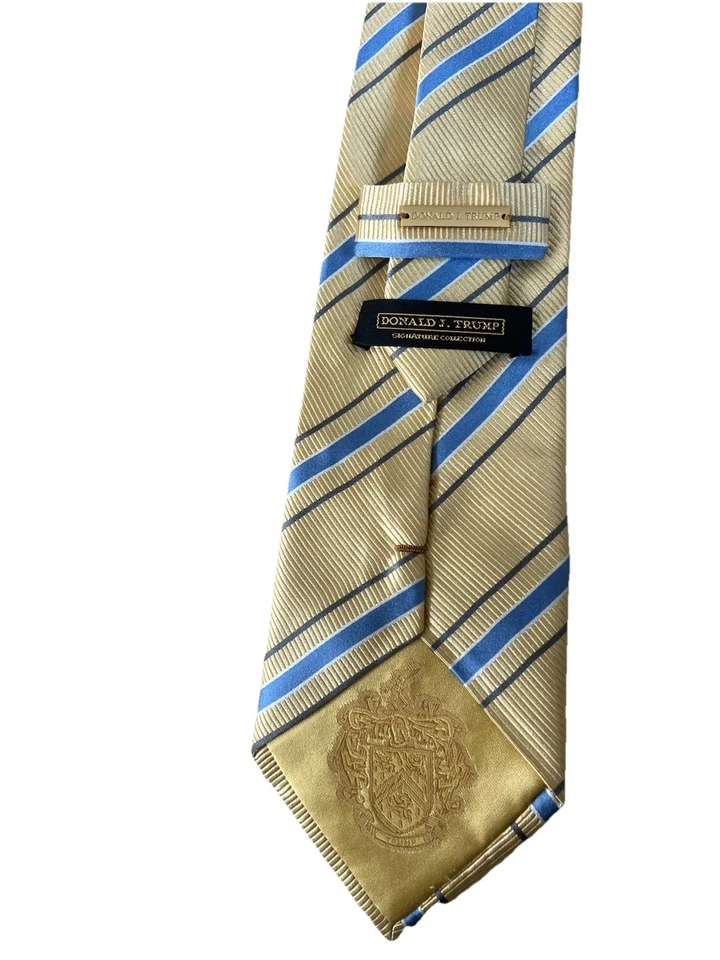 CORBATA CUELLO SEDA ORO MACIZO COLECCIÓN FIRMA DONALD J. TRUMP 59" LARGO MAGA Foto 3 de 4