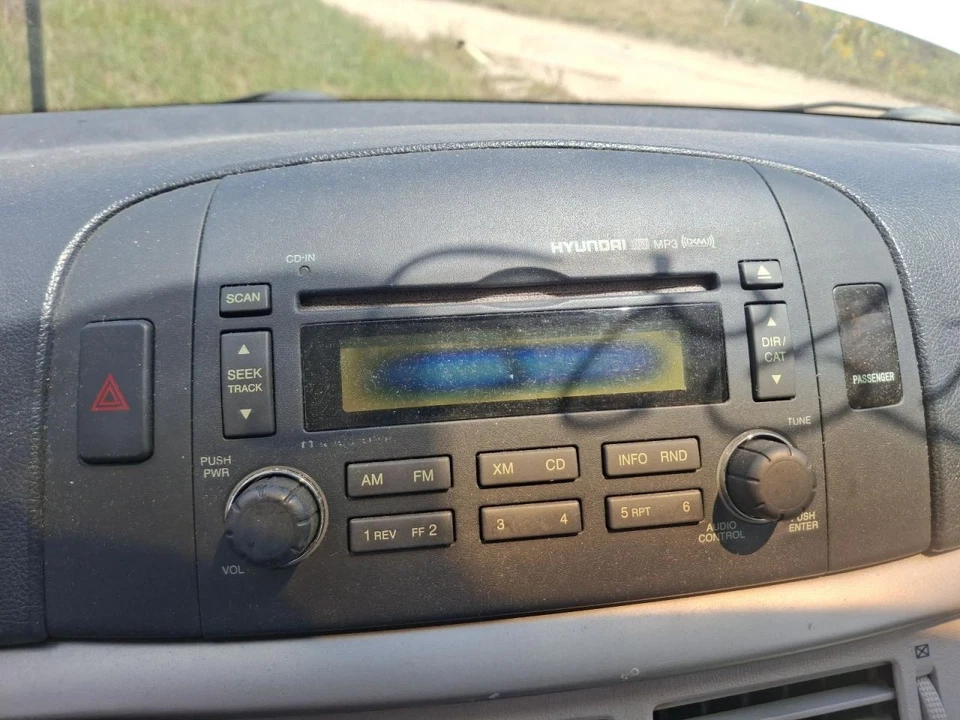 2007 Hyundai Sonata Used Manual Temperature Control 3 Knobs OEM 3670909 - Image 4 of 4