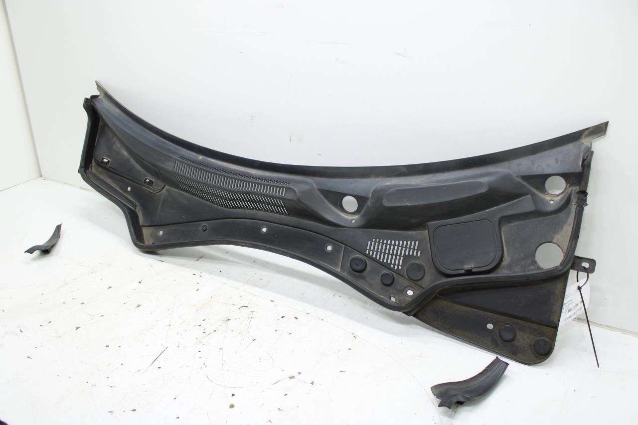 2014-17 Maserati Ghibli 3.0L FR Windshield Cowl Vent Grill Cover Panel 670010468