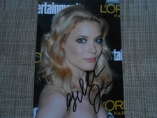 Gillian Jacobs,  Actress, an ORIGINAL HAND SIGNED 6 X 4 PHOTO