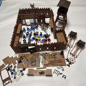 PLAYMOBIL CHATEAU FORT EUR 355,00 - FR
