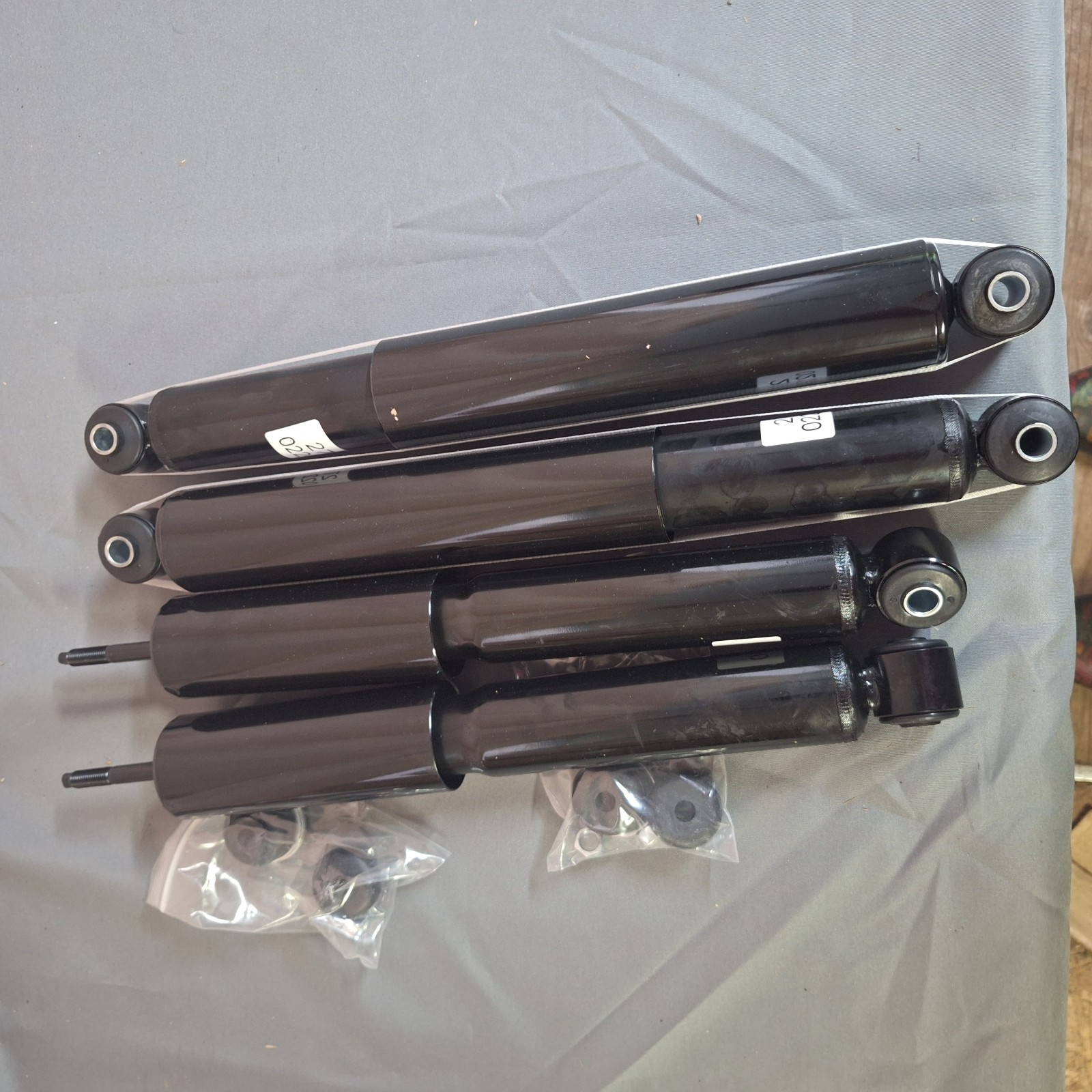 4x Front+Rear Shock Absorbers Assembly For 97-04 Dodge Dakota 98-03 Durango 4WD