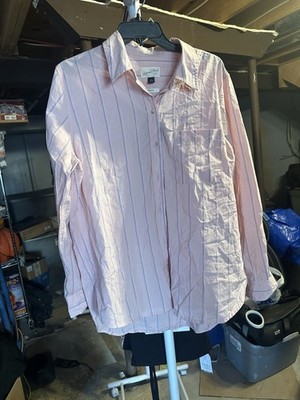 Men s Universal Threads Striped Button Up Shirt, Size M