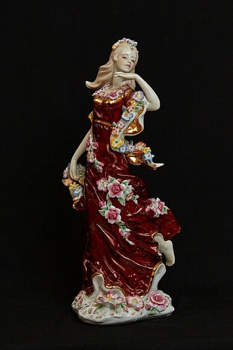 Pavone Porzellan Figur Mädchen im burgunderroten Kleid mit Blumen Statue 16" ITALIEN