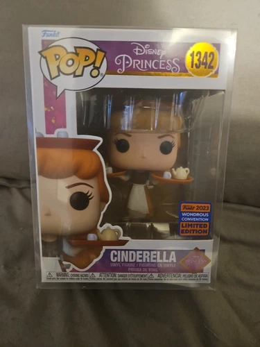 Funko POP! - CINDERELLA - 2023 WonderCON Exclusive Disney #1342 w/ Pop Protector