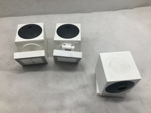 3 x Wyze Cam Outdoor Starter Bundle v2 Base Station and 1 Cam 1080p - untested - Picture 2 of 3