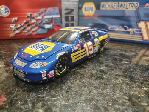 2003 Action 1:24 Scale Michael Waltrip #15 DEI NAPA Race Car Limited Edition - Picture 5 of 14