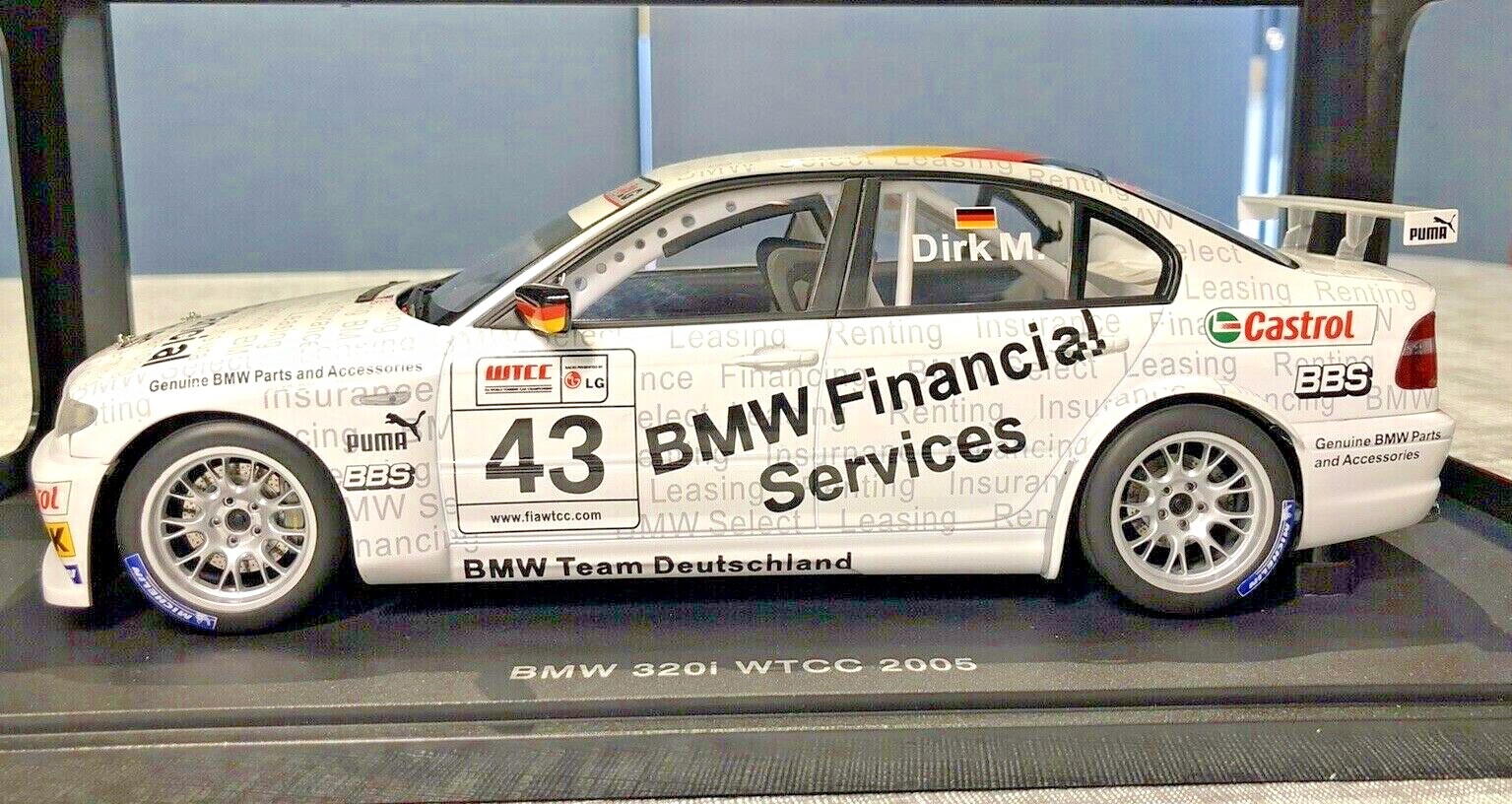 オートアート BMW WTCC E46 320i プレーンブラックボディ1⁄18
