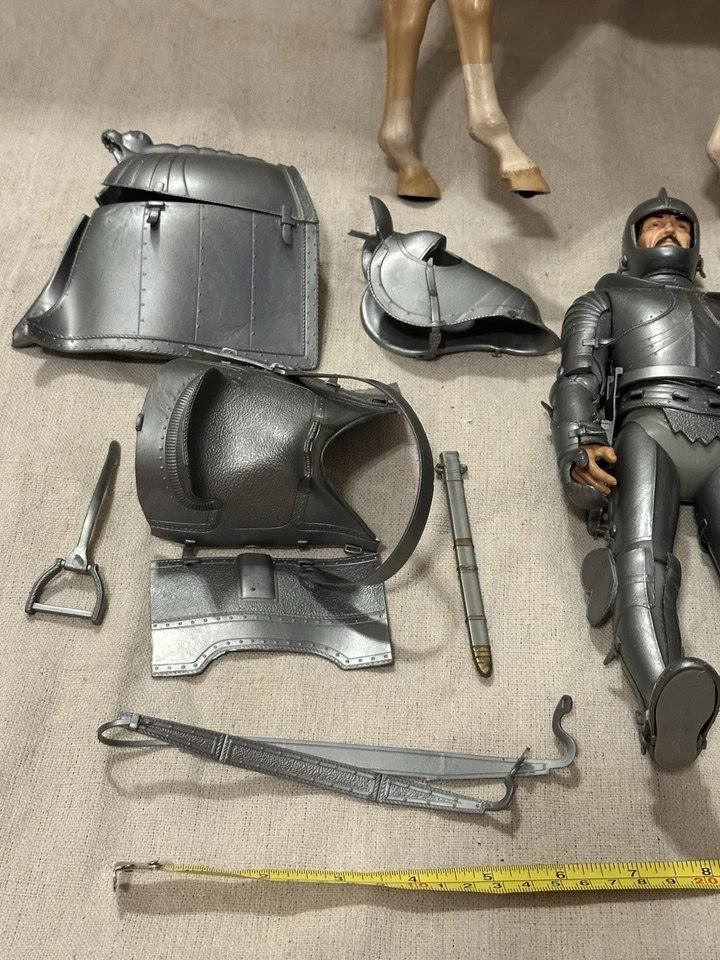 Vtg MARX VALOR SILVER KNIGHT Sir Stuart & HORSE Accessories Suit Armor - Image 3 of 4