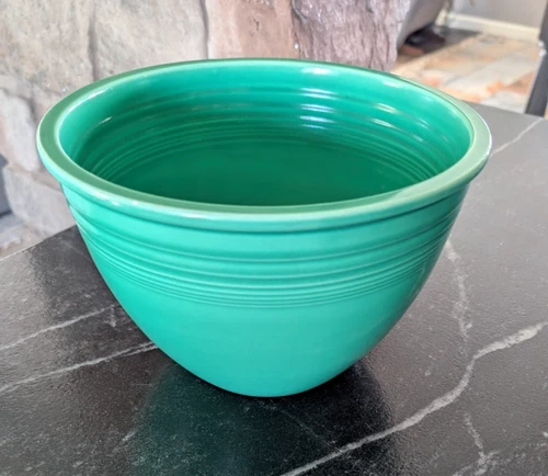 Vintage 1936-1944 Fiestaware Light Green #5 Nesting Mixing Bowl - 8.5” Dia.
