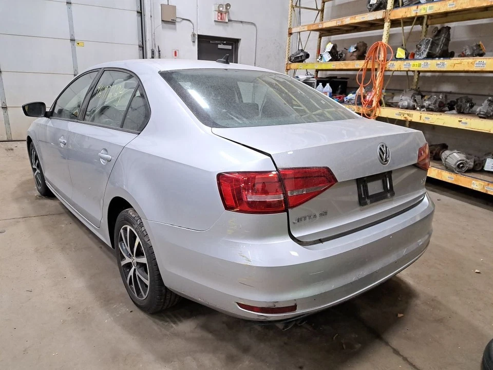 Cilindro maestro de freno Jetta Sku 2015 #4088576 Foto 2 de 4