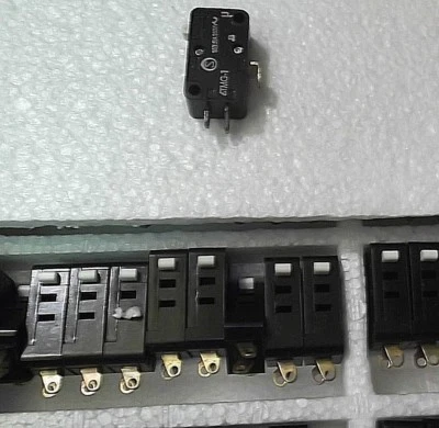 UNIMAX C&K Micro Switch 10 Amp Change Over C/O 240 Volts SPDT V3 Microswitch 6TMG-1 x10pcs