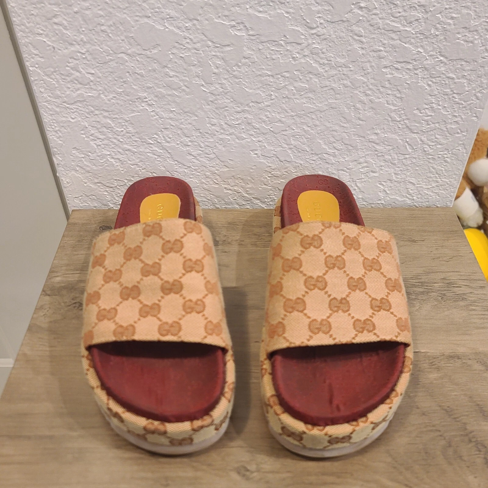 Chaussures compensées beige suprême logo Angelina GUCCI 38 US 8 
