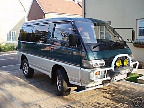 PAIR OF UPDATED REAR LAMPS for MITSUBISHI DELICA + L300 + 4x4 - Picture 3 of 6