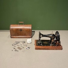 Singer vintage sewing machine