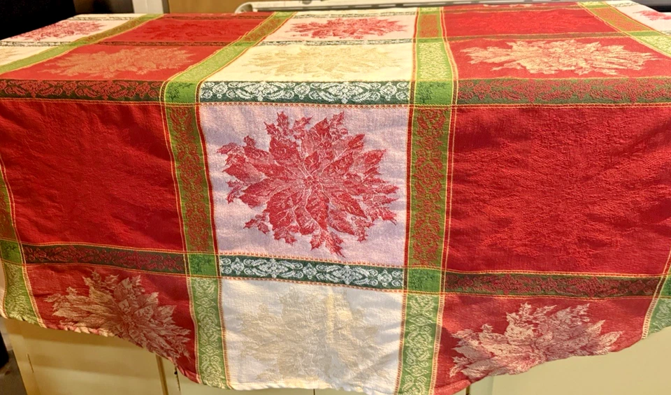 Mantel Floral Navidad Vacaciones Rojo Verde y Dorado Cuadros Poinsettia 70" Redondo Foto 4 de 4