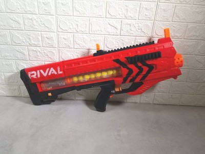 Nerf Rival Zeus MXV-1200 Team rot mit vollem Magazin und automatischem Lader T&W