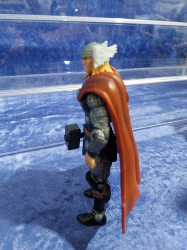 Hasbro Marvel Universe 3.75 Loose 012 Thor 2009 - Picture 3 of 4