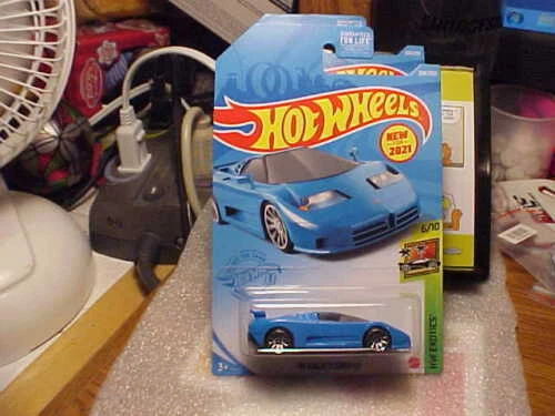 Modellini statici di auto, furgoni e camion scala 1:10 Bugatti