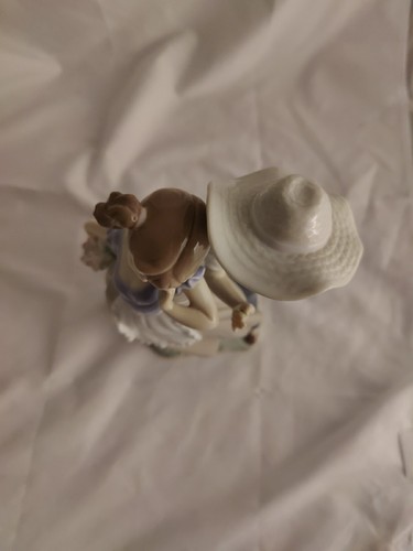 LARGE LLADRO LOVE IN BLOOM FIGURINE 5292 DESIGN BY REGINO TORRIJOS- A/F 10" Tall - Picture 13 of 18