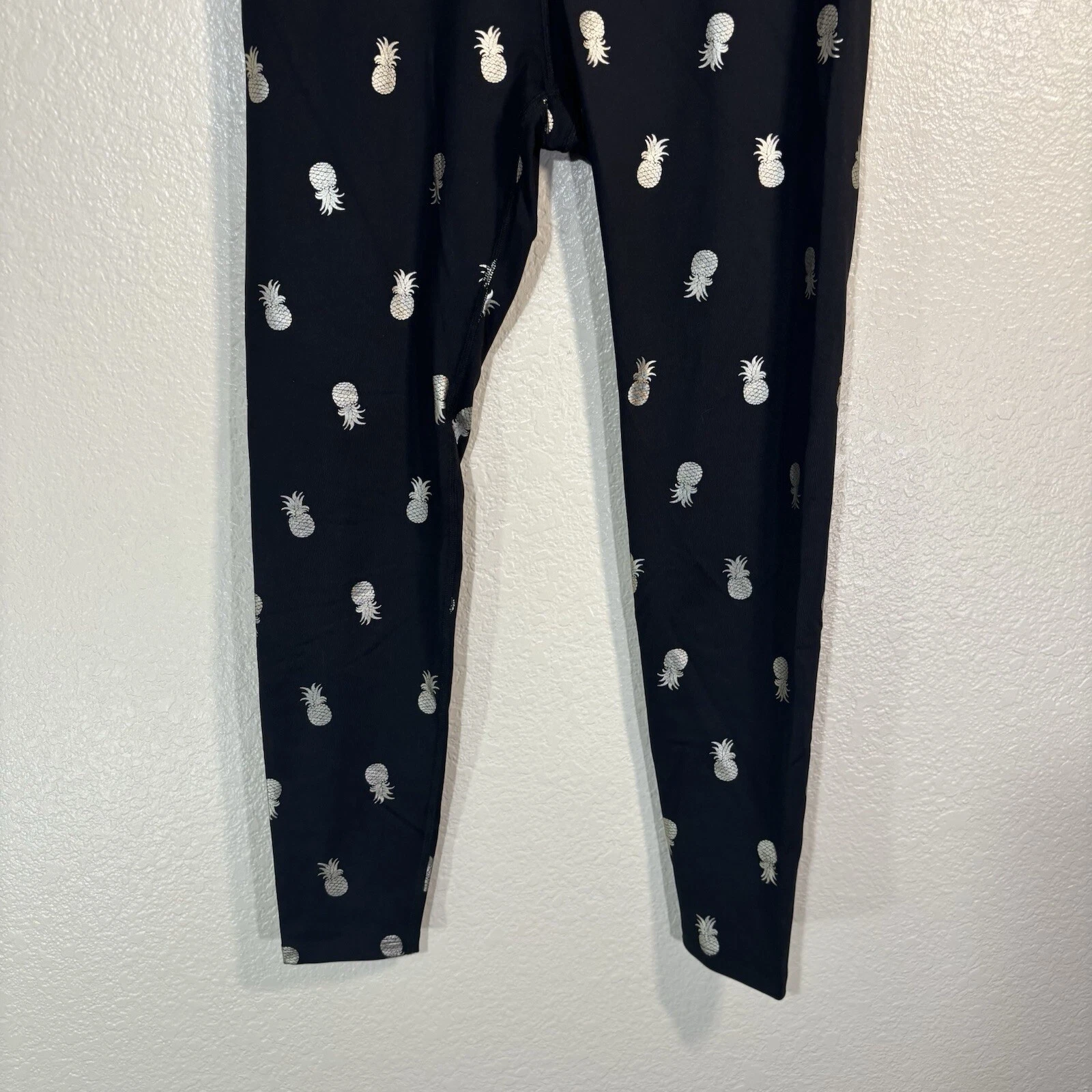 beyond-yoga high waisted workout gym metallic pineapple leggings