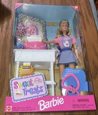 Vintage Sweet Treats Barbie Doll Kitchen Set Mattel Vintage 1998 20780 NEW