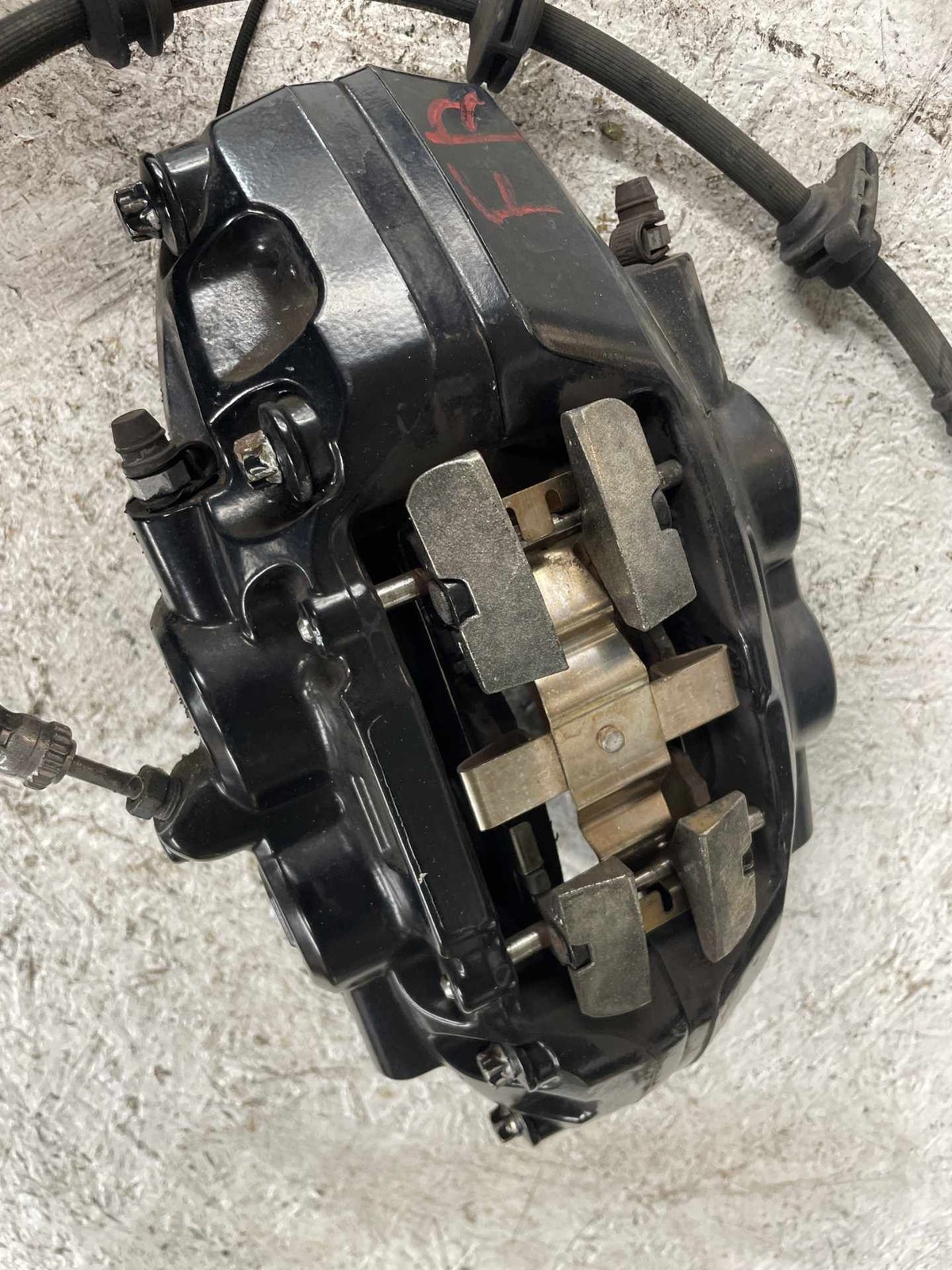 BMW i8 2014-2018 Front Right Brembo brake caliper with pads Black