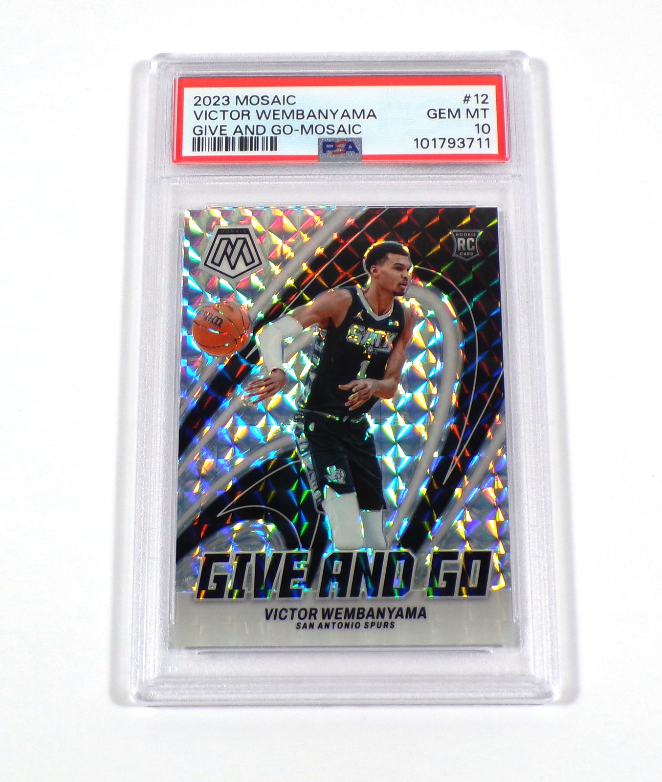 2023-24 Panini Mosaic Victor Wembanyama Rookie Give & Go Mosaic Prizm #12 PSA 10