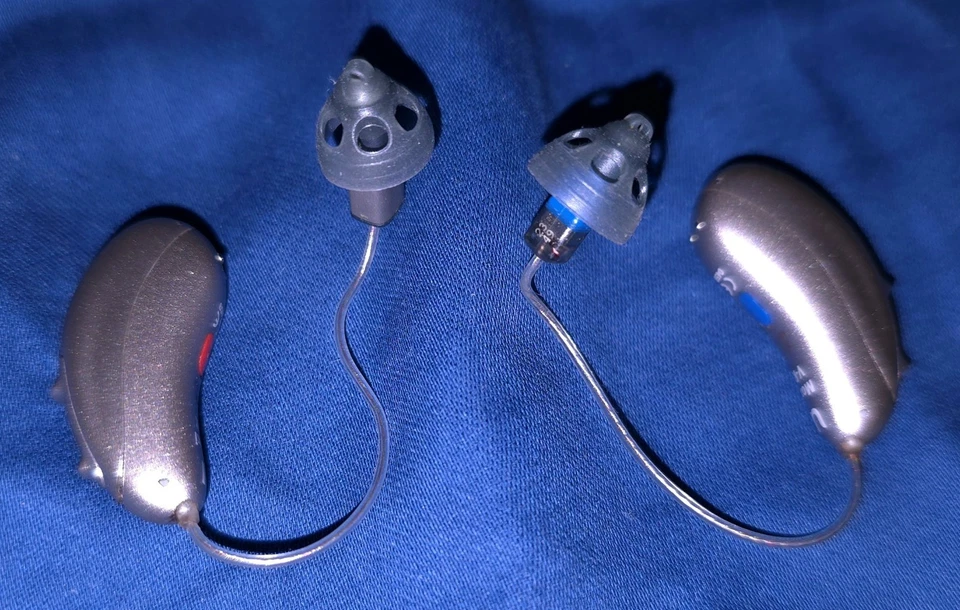 Audífonos Unitron Vivante V‐R/V‐RT (V5 Tech Level) - Recargables - Bluetooth Foto 4 de 4