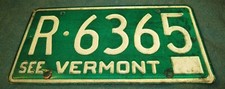 VINTAGE U S VERMONT LICENSE PLATE  green & white LETTERS indent MORE LISTED
