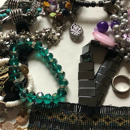 Modeschmuck - 1,7 Kilo - Viele Ketten und anderes - siehe Galeriebilder - Picture 12 of 12
