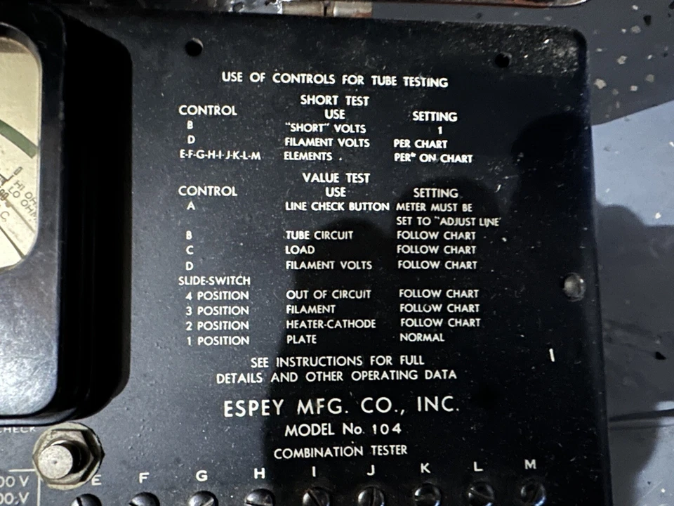 EPSEY MODEL 104 VINTAGE US ARMY SIGNAL CORPS COMBINATION TUBE TESTER - Image 2 of 4