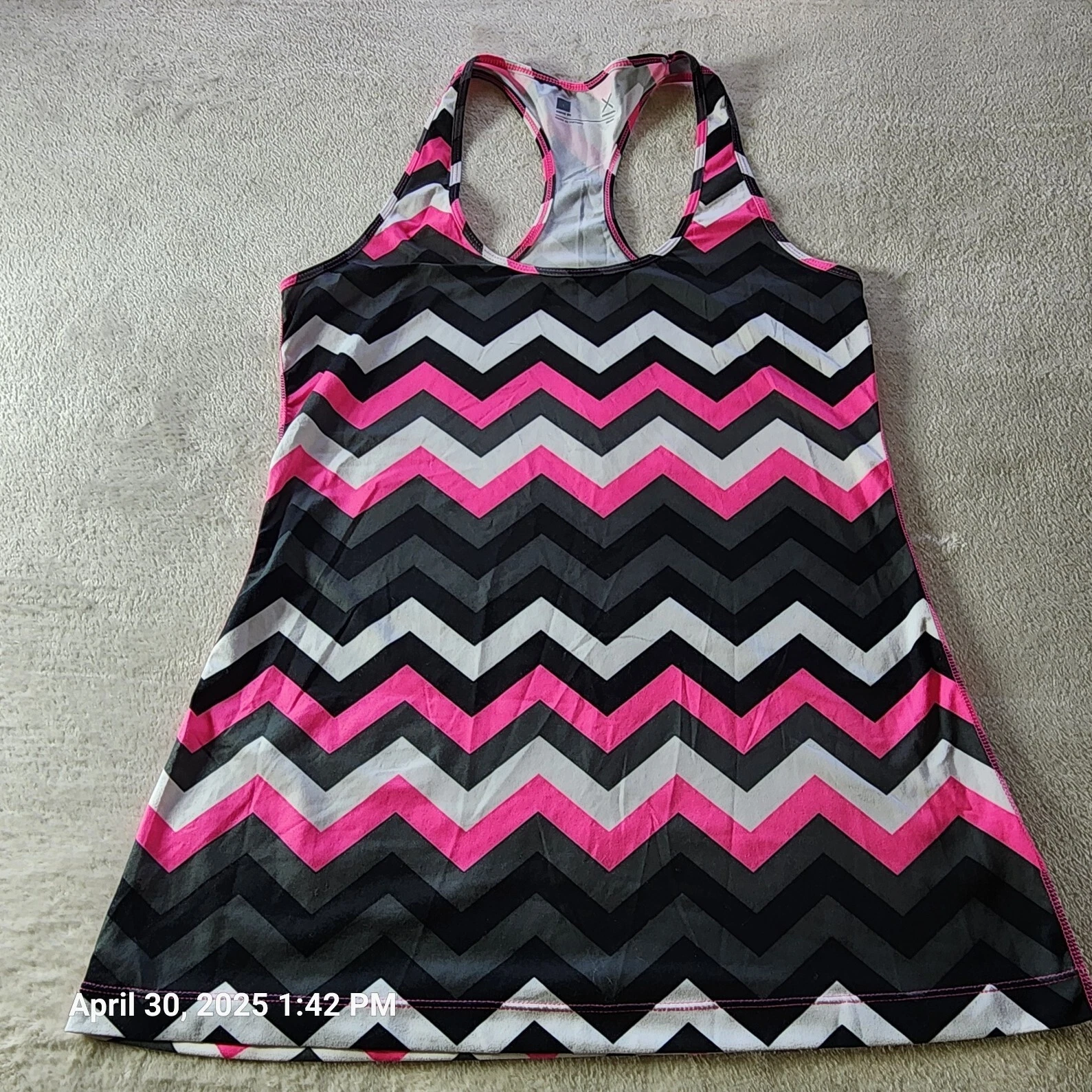 Xersion Chevron Print Women's Sz Large Pink Black White Racer Back Top Semi Fit