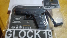 New Life Like Glock 19 Gen 3 BB Gun .177 cal W/ Extra 15rd Magazine. CO2 Powered
