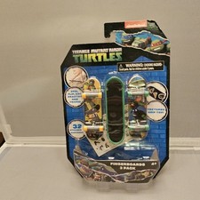 Teenage Mutant Ninja Turtle 3 Pc Bundle Finger Skateboard 32 Stickers TMNT