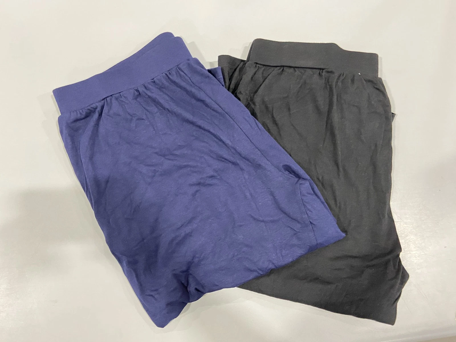 HUUEAY 2 PACK WOMEN'S PLUS SIZE CAPRI PANTS COTTON WIDE LEG CAPRIS - BLACK/NAVY
Opens in a new windo