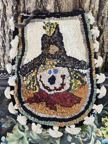 Handmade Latch HOOk Rug Style Scarecrow Handbag UNIQUE