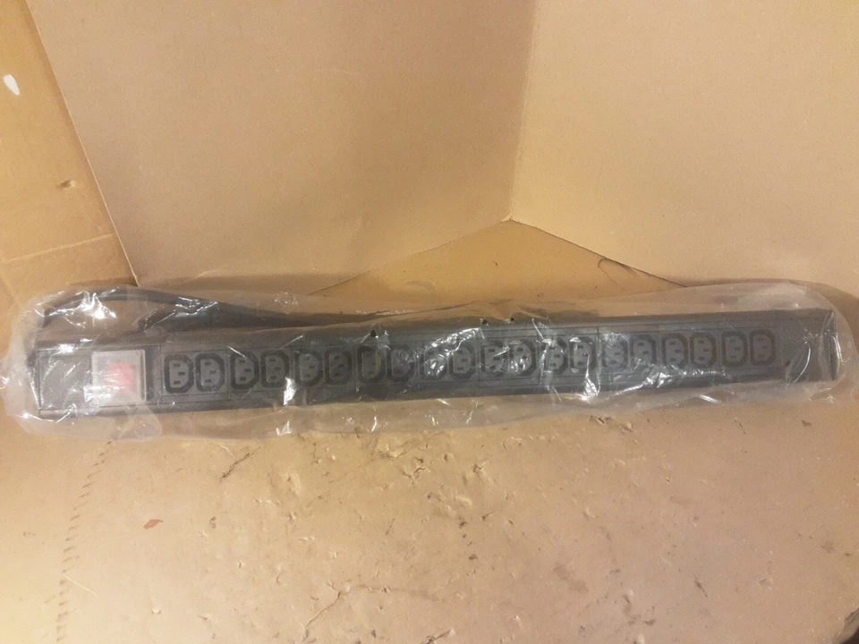 POWER DISTRIBUTION UNIT -4000 Watt, 20 WAY,16A , RACK MOUNTABLE,220V-250V - Image 2 of 4