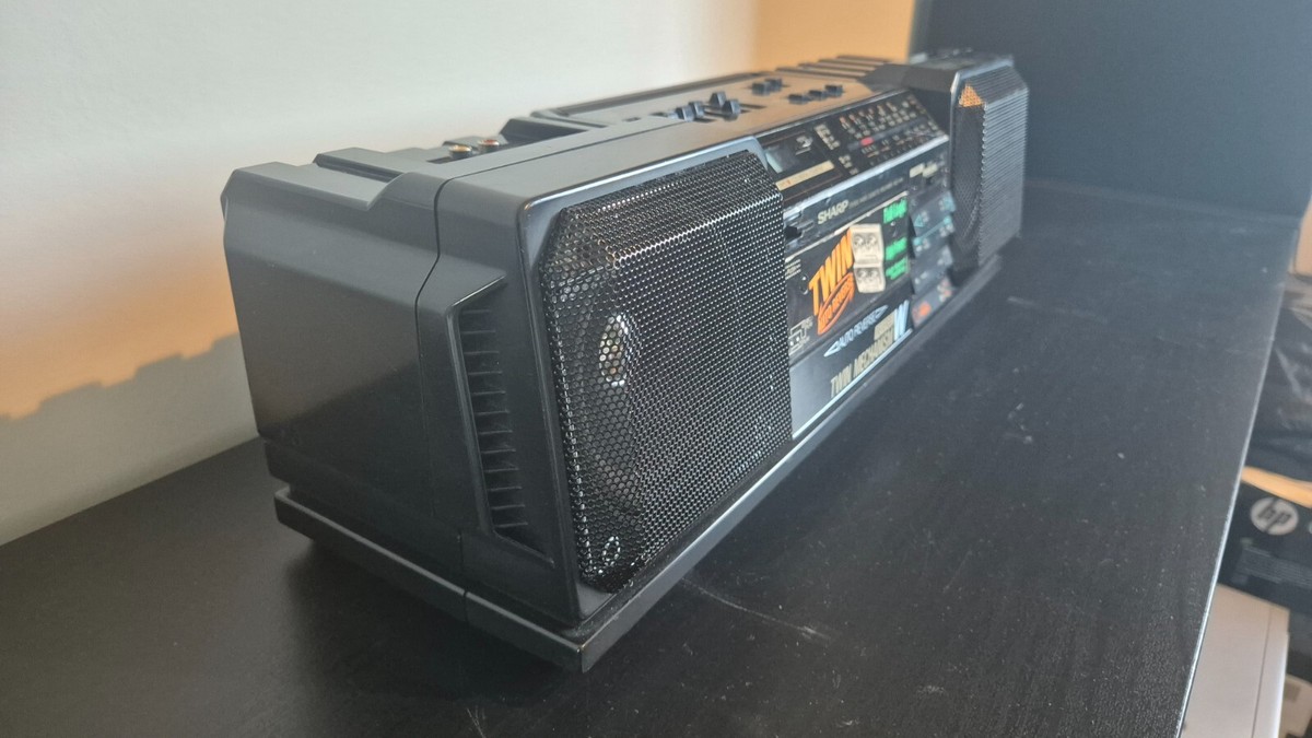 SHARP　CM-L 100-W Amazon.com: Sharp QT-CD280(BK) Portable CD Boombox with AM