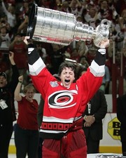 Stanley Cup Game Two Hockey Card Giveaway From Upper Deck 15
