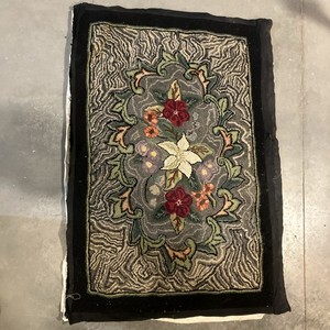 Vintage Hooked Rug 36”x24”