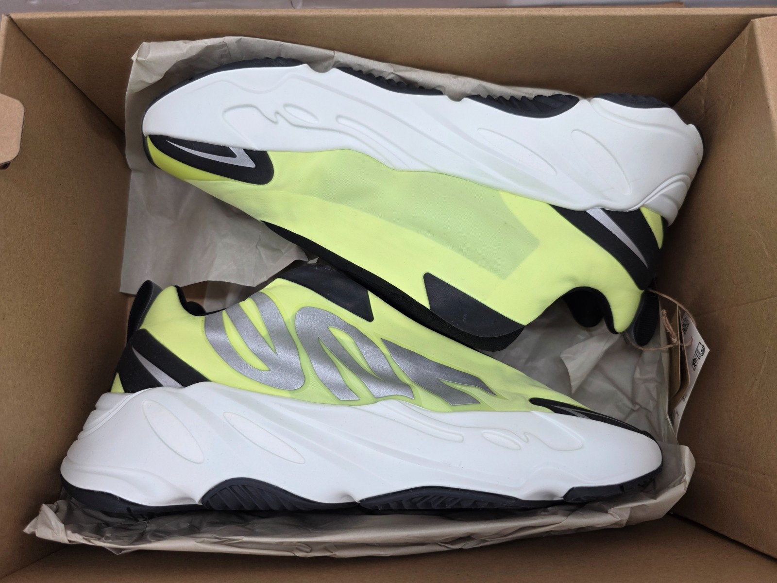Adidas Yeezy Boost 700 MNVN Laceless Phosphor 2022 Mens Size 8.5 (GY2055)
