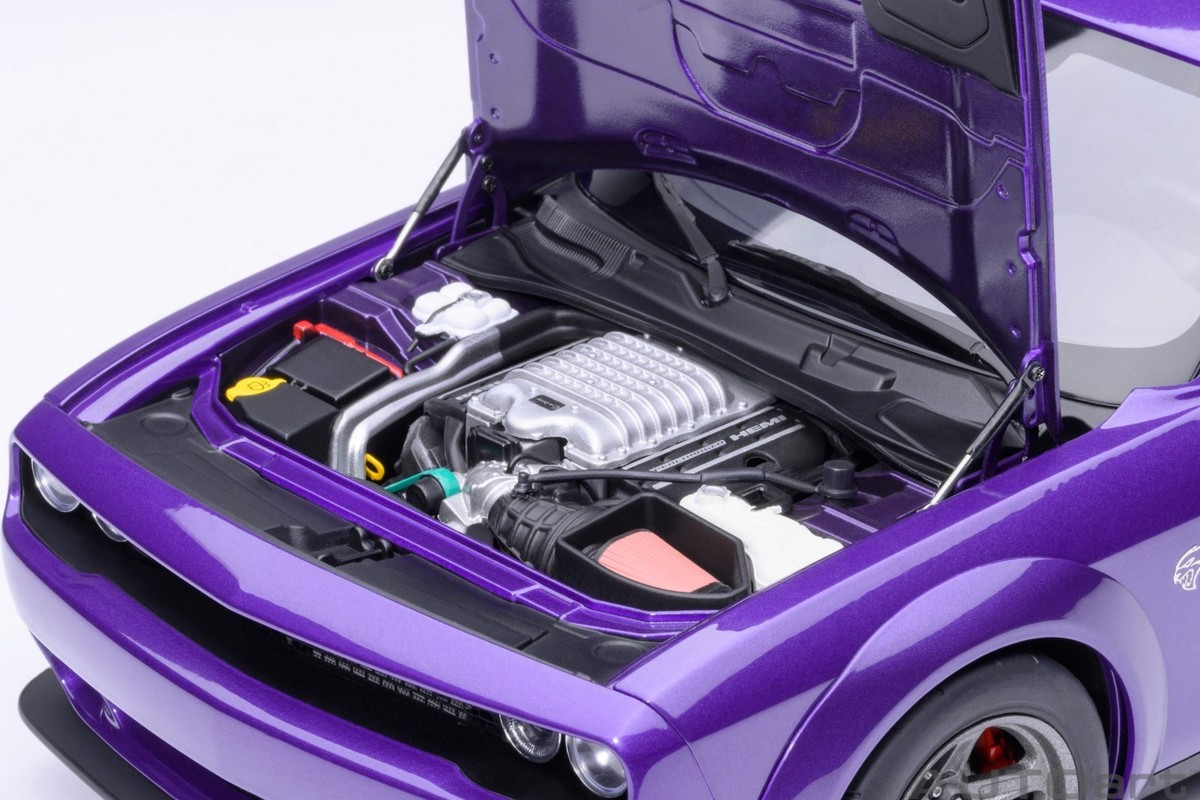 AUTOART 71768 1:18 2023 DODGE CHALLENGER SRT SUPER STOCK PLUM