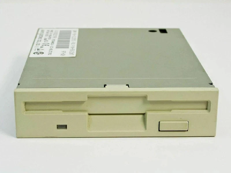 DF354H021A, E71762 ALPS 1.44MB FLOPPY DRIVE - Image 2 of 4