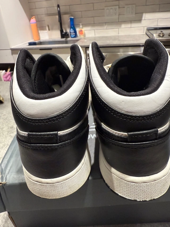 Nike Air Jordan 1 Mid GS Niños Talla 7 Y Zapato Amarillo Ocre-Negro-Blanco DQ8423-701 Foto 3 de 4