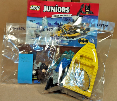 LEGO DC Super Heroes Juniors 10737 Batman vs. Mr. Freeze Almost Complete!