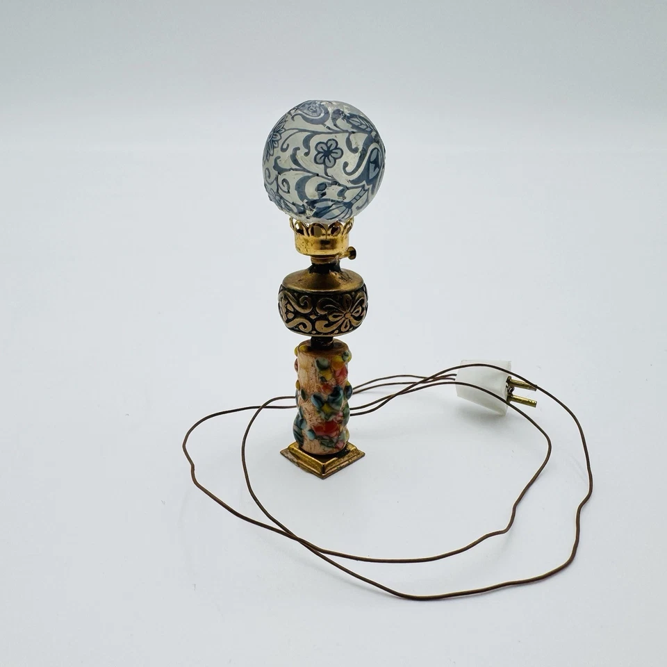 Lámpara de latón de mármol miniatura para casa de muñecas 1:12 con cubierta de bombilla de vidrio floral RARA Foto 4 de 4