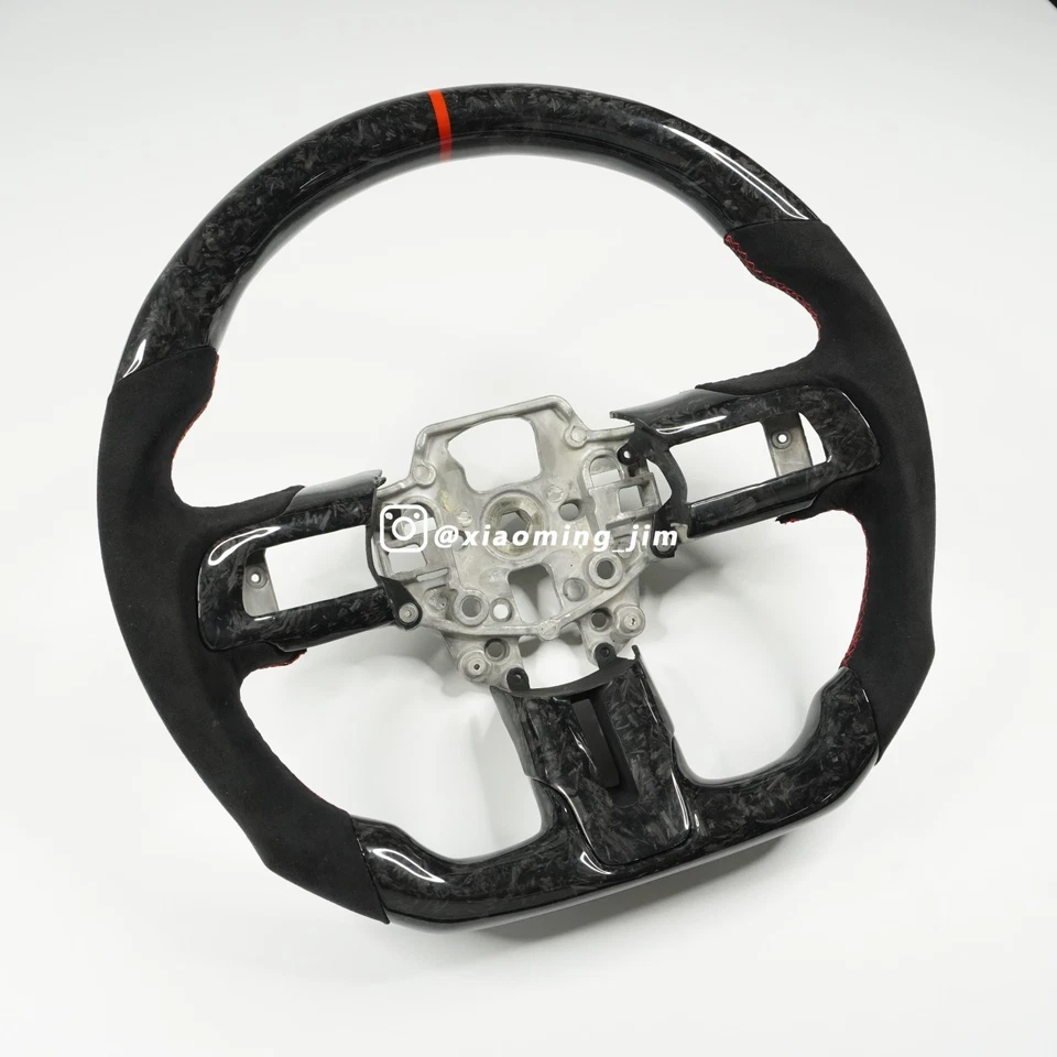 Volante de fibra de carbono real para Ford Mustang GT 2015-2023 Foto 2 de 4